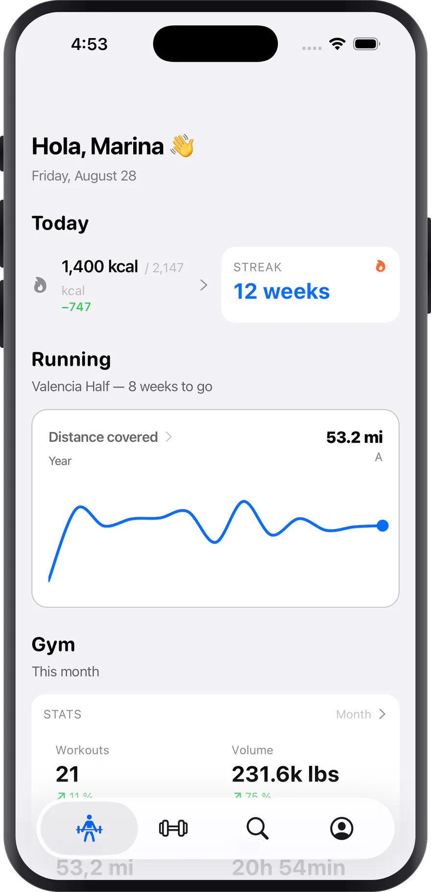 App home screen showing today's calories, the streak of weeks, running distance and the gym summary.